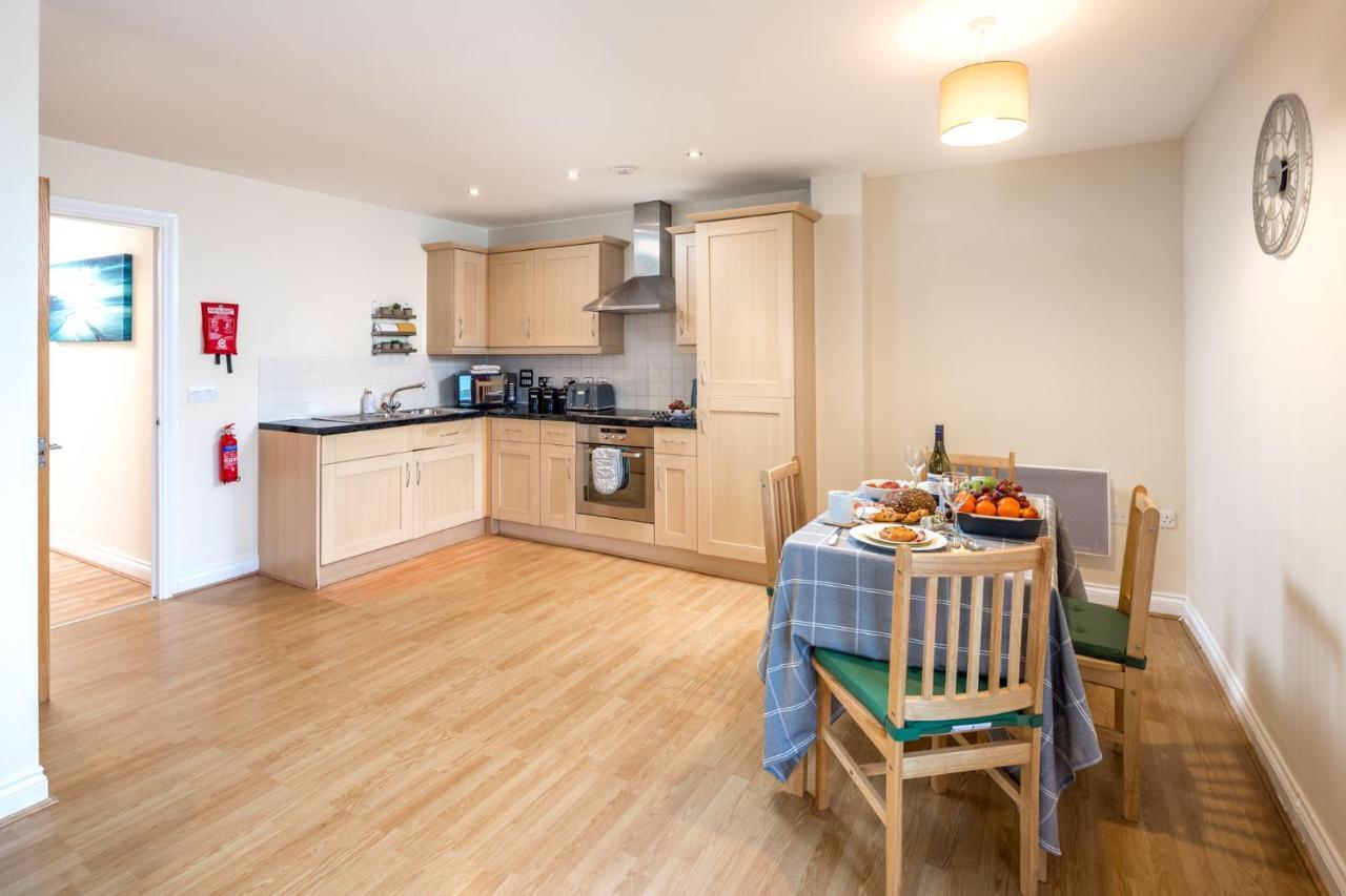 Central Watford Stylish 2 Bedroom Serviced Apartment With Free Parking Extérieur photo